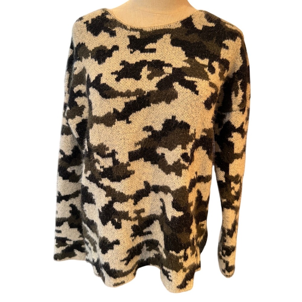 Philosophy Republic‎ Clothing Camo Sweater Womens Medium Green Black Fuzzy Knit